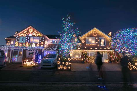 How to Sync Christmas Lights to Music: A Symphony of Illumination